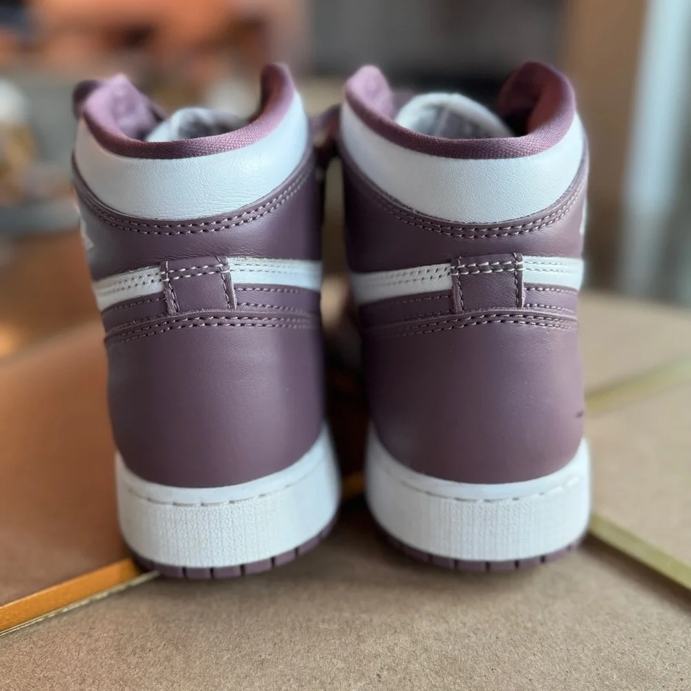 Nike Air Jordan 1 Mid Mauve White FD1437-105 Youth 6.5Y Women’s 8 Sneakers